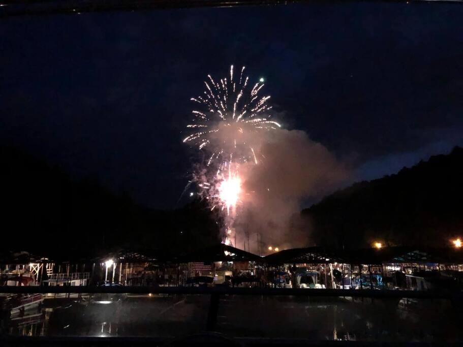 Butler Cabin At The Cove At Watauga Lake מראה חיצוני תמונה