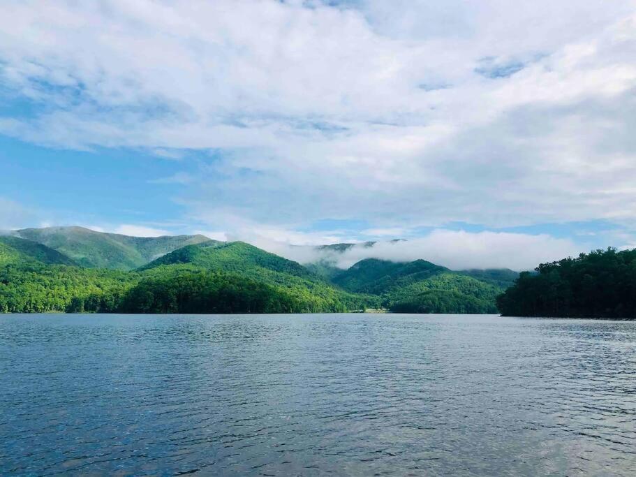 Butler Cabin At The Cove At Watauga Lake מראה חיצוני תמונה