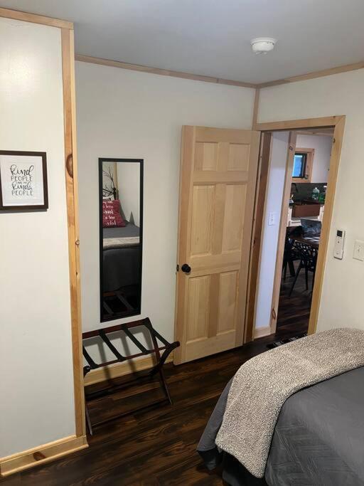 Butler Cabin At The Cove At Watauga Lake מראה חיצוני תמונה