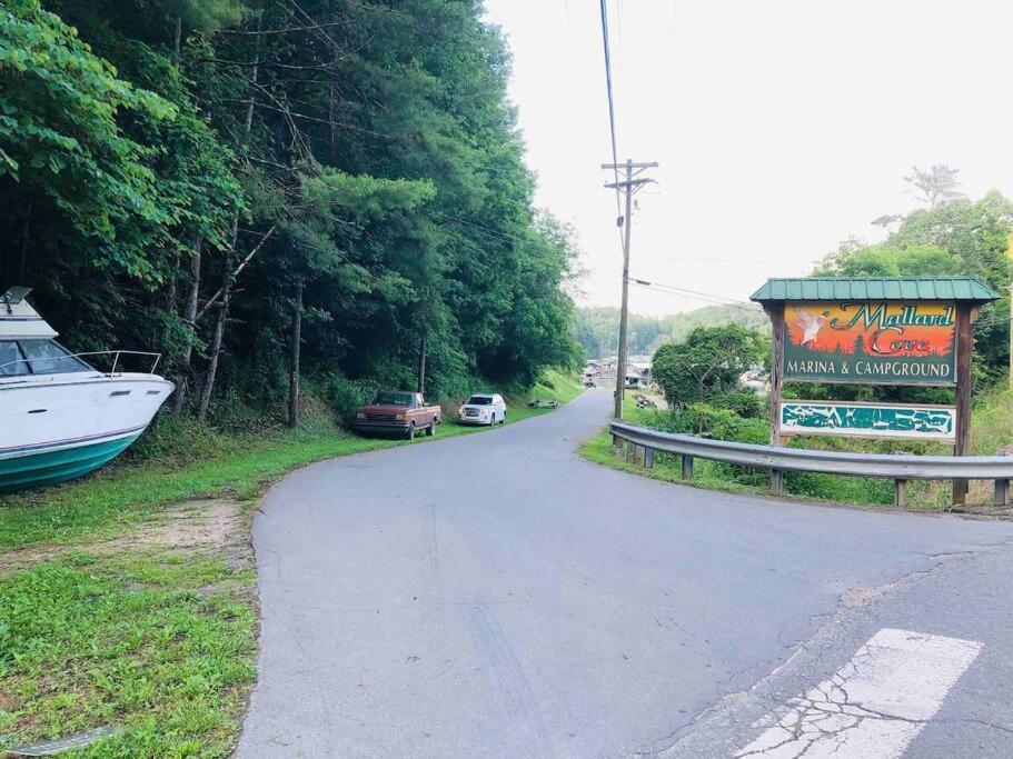 Butler Cabin At The Cove At Watauga Lake מראה חיצוני תמונה